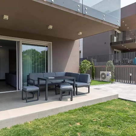 Apartman With Parking Space - 24365 *