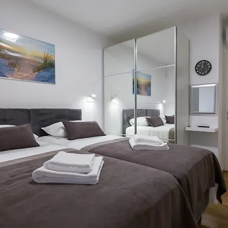 Apartman With Parking Space - 24365