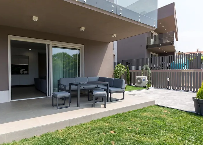 Διαμέρισμα With Parking Space - 24365 *