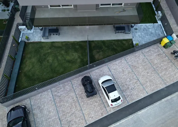 With Parking Space - 24365 Apartman